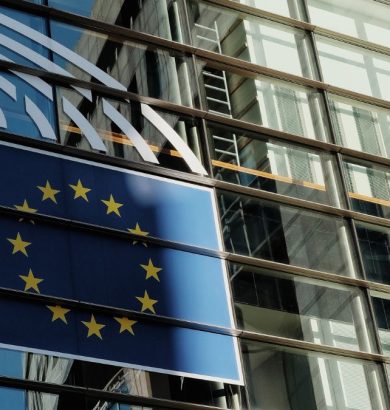 Az Európai Bizottság (Európai Unió) kiemelt figyelmet folytat a digitális szuverenitás feltételeinek megteremtése érdekében.