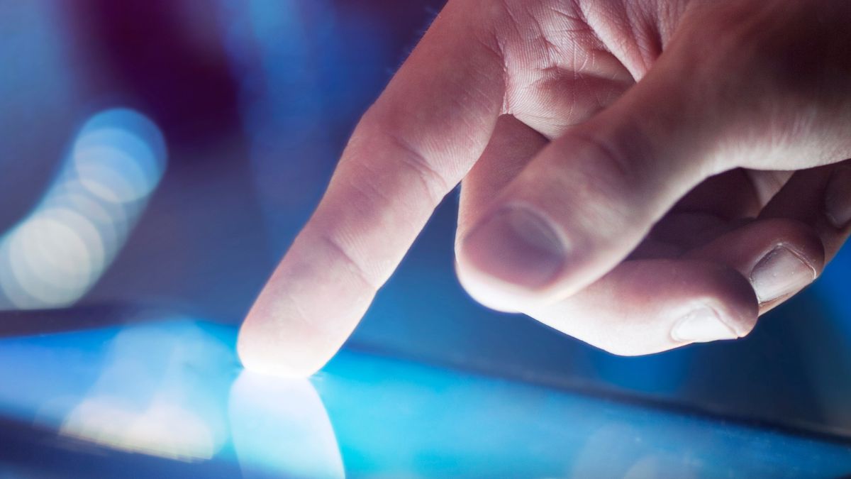 Az európai uniós stratégiai ágazatokban a mesterséges intelligenciát használó vállalatok aránya a 2021-es 7%-ról 2025-re 18%-ra emelkedett.