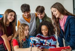 A Bosch tervei szerint a mostani tanévben országosan összesen 20 középiskolába jut el az AI-oktatási program.
